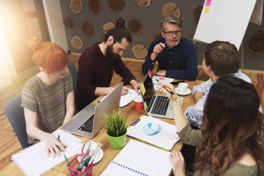 Toplantı sırasında yaratıcı insanlar