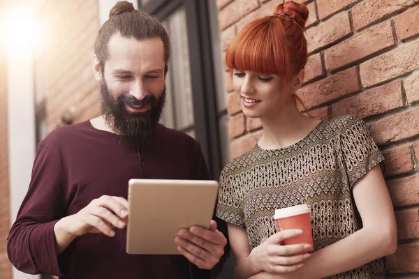 Gente de negocios usando tableta digital — Foto de Stock