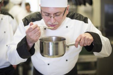 Şef örnekleme yemek 