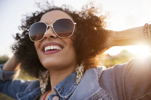 Afrikaanse afkomst vrouw — Stockfoto