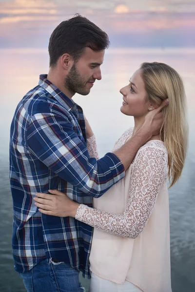 Romantiska stunder av älskande par — Stockfoto