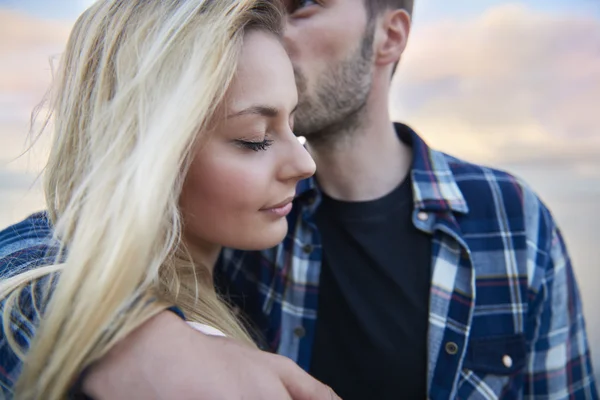 Momenti romantici di coppia amorevole — Foto Stock