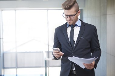 Adamı daha önce bir önemli iş toplantısı