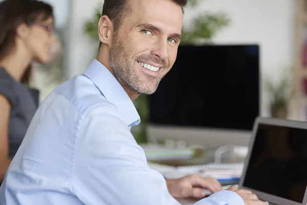 Man working in his office — Stock Photo, Image