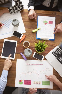 Dijital cihazlar kullanarak iş adamları