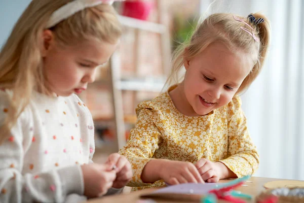 Two Little Girls Preparing Decoration Together Home — Stock Photo, Image