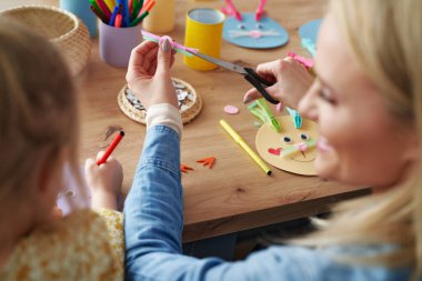 Paskalya dekorasyonunun arka görünümü                               