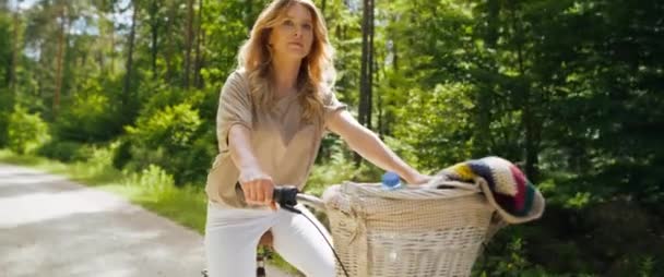 Video Woman Riding Bike Sunny Day Shot Red Helium Camera — Vídeo de stock