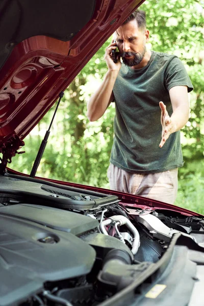 Angry Man Calling Help Road — Stock Photo, Image