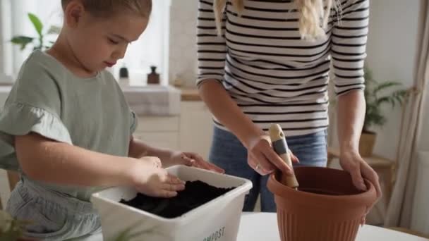 Video Mother Daughter Preparing Compost Shot Red Helium Camera — Stock Video