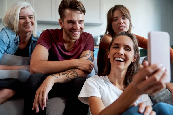 Amigos Haciendo Videollamadas Casa —  Fotos de Stock