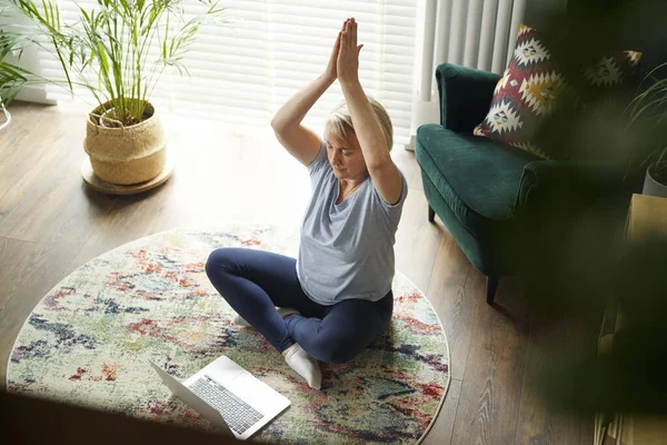 Wide Image Senior Woman Doing Yoga Pose — Stock Photo, Image