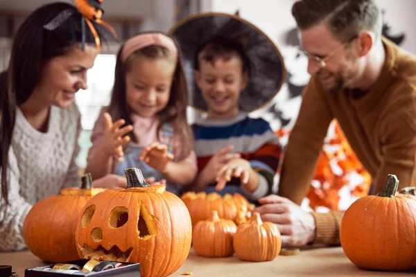 Det Halloween Tid Med Familjen — Stockfoto