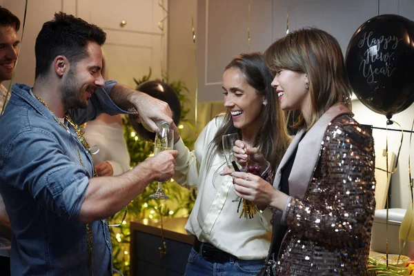 Nog Een Glas Champagne Het Feest — Stockfoto