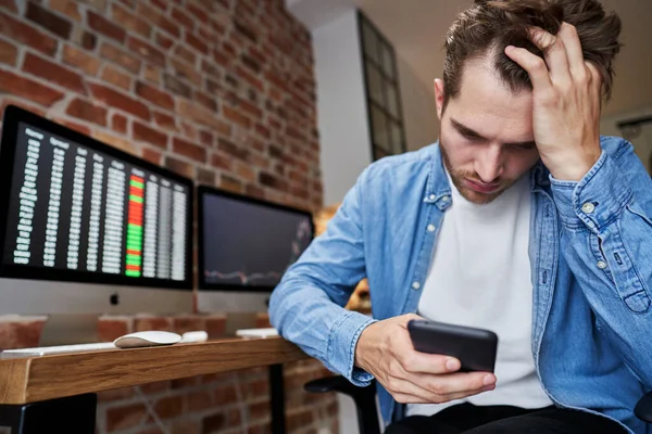 Joven Hombre Negocios Tiene Problemas Con Las Finanzas — Foto de Stock