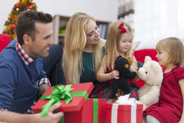 Hermanitas tiempo de Navidad — Foto de Stock