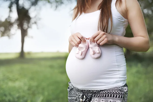 Mujer embarazada. — Foto de Stock