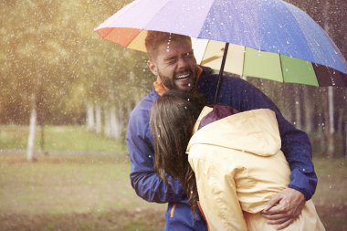 Seven çift şemsiye ile