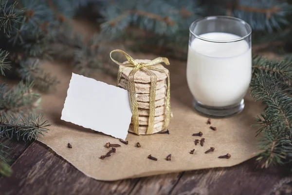 Plätzchen und Milch für den Weihnachtsmann — Stockfoto