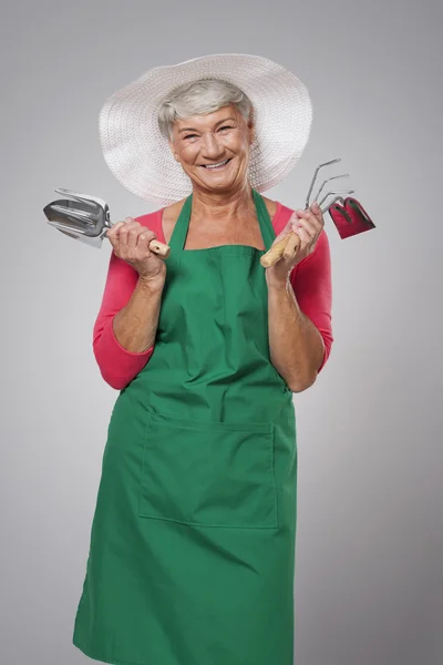 Щаслива старша жінка-фермерка — стокове фото