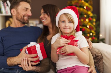 Aile ile Noel zamanında sunar