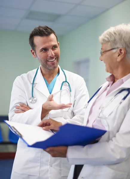 Dos médicos profesionales —  Fotos de Stock