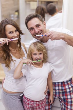 Diş fırçalama aile