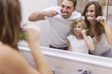Diş fırçalama aile