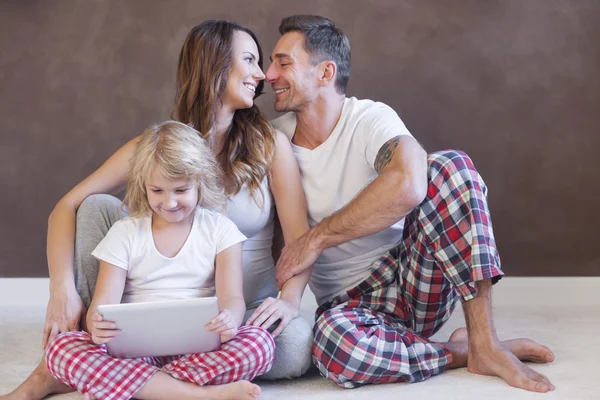 Familia feliz —  Fotos de Stock