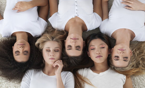 Красивые многоэтнические женщины
