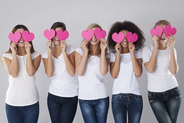 Vrouwen met hart tekenen — Stockfoto