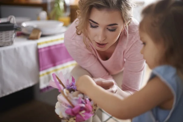 Mother and daughter at the kitchen — Stock Photo, Image