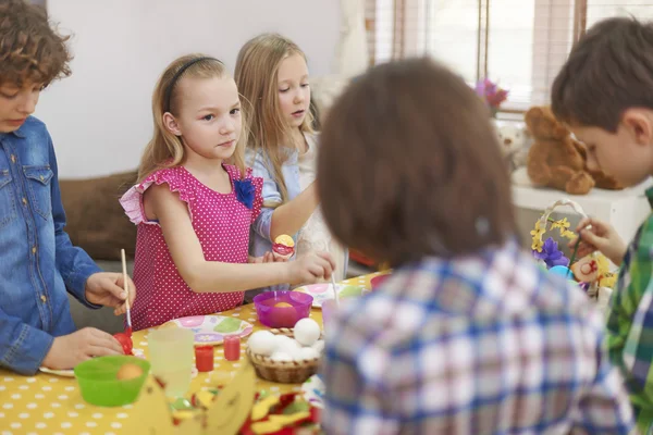 Children painting eggs — Stock Photo, Image