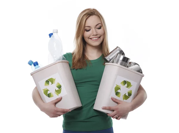 Jovem mulher no conceito de reciclagem — Fotografia de Stock