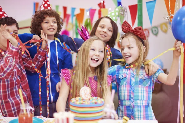 Children at the birthday party — Stock Photo, Image