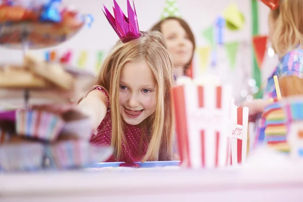 Children on the birthday party — Stock Photo, Image