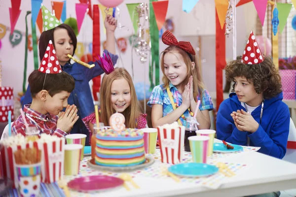 Children at the birthday party — Stock Photo, Image