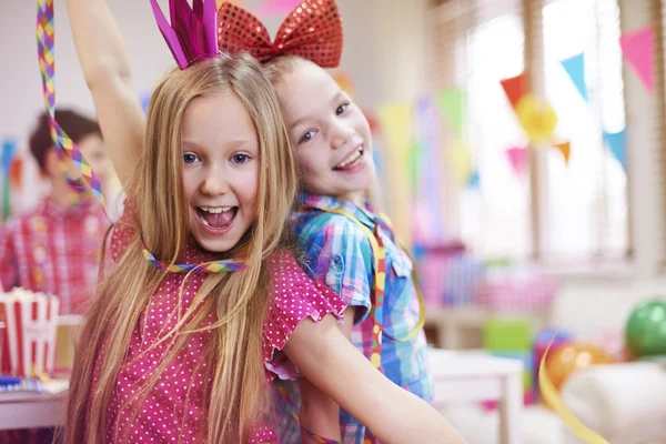 Meninas na festa de aniversário — Fotografia de Stock