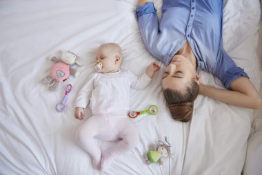 Anne olmak çok yorgun