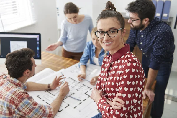 Kreativteam arbeitet zusammen — Stockfoto