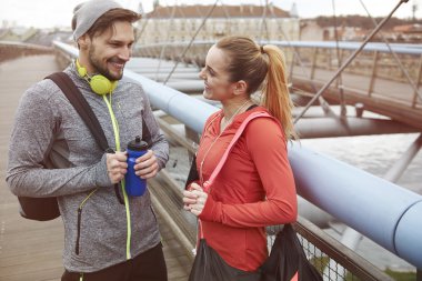 Fitness çift birlikte açık havada