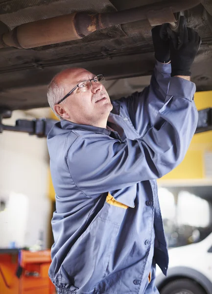 Mecánica de reparación del coche —  Fotos de Stock