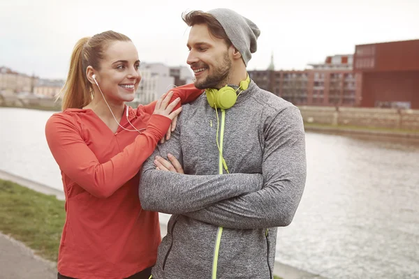 Fitness pár spolu venku — Stock fotografie