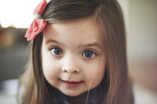 Cute little girl — Stock Photo, Image