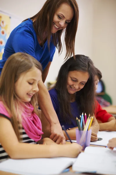 Kleine Kinder während des Unterrichts — Stockfoto