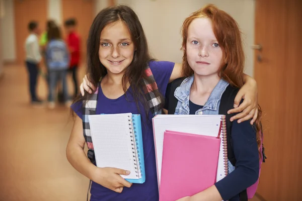 Dos alumnas — Foto de Stock