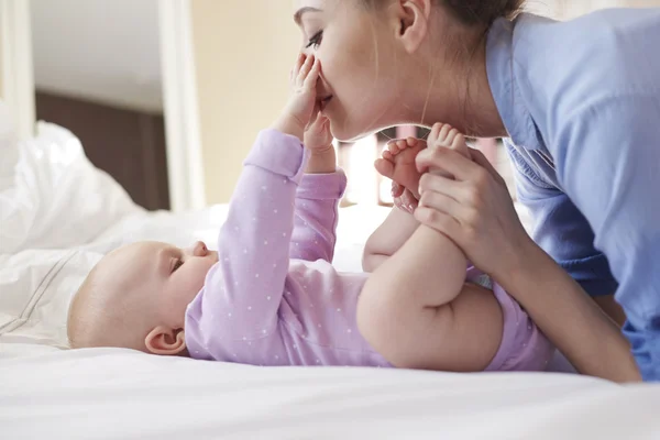 Mother with her baby spending time — Stock Photo, Image