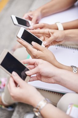 akıllı telefonlar ile öğrenci el