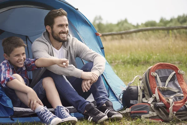 Apa és fia, camping — Stock Fotó