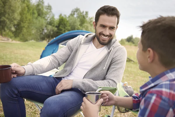 Father and son drinking tea — Stock Photo, Image